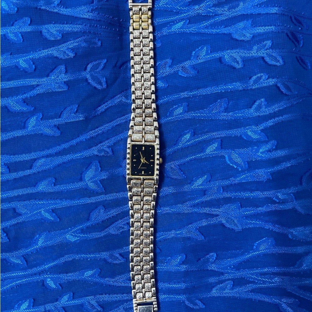 Women’s Watch - Picture 2 of 5